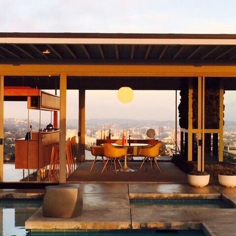 @nicolejacobsproperty shared a photo on Instagram: “Dream view of Los Angeles from the pool through the dining room of the Stahl House.  Yes, another Stahl House photo share, but as far as…” • Dec 28, 2018 at 12:31am UTC Stahl House Los Angeles, The Stahl House, Mid Century Modern Los Angeles, Los Angeles Home Interior, Los Angeles Hills Houses, Case Study Architecture, Los Angeles Mid Century, Modern California Home, Modern Los Angeles Home