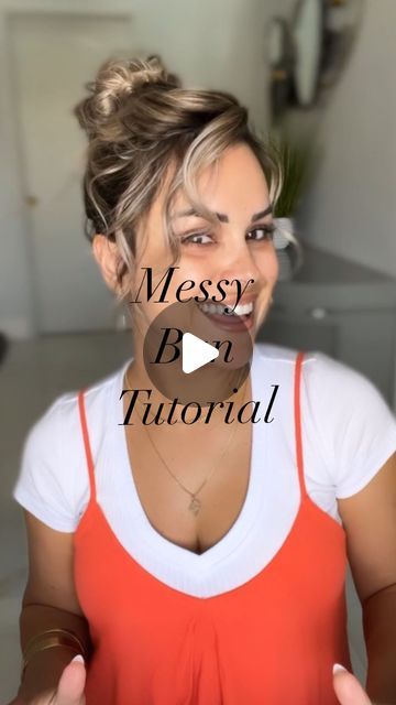 Short Hair Updo Tutorial Easy, Short Hair Messy Bun Tutorial, Messy Buns For Short Hair, Short Hair Messy Bun, Easy Updos For Short Hair, Messy Bun For Short Hair, Short Hair Updo Tutorial, Messy Bun Tutorial, Short Hair Bun