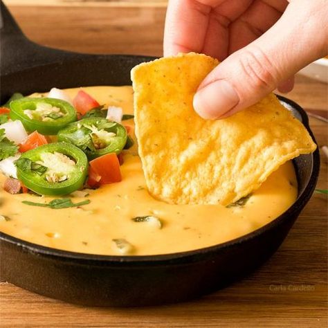 Queso Cheese Dip Recipe, Nacho Cheese Dip Recipe, Homemade Queso Recipe, Homemade Cheese Dip, Grad Brunch, Nacho Cheese Dip, Queso Cheese Dip, Homemade Queso, Nacho Sauce