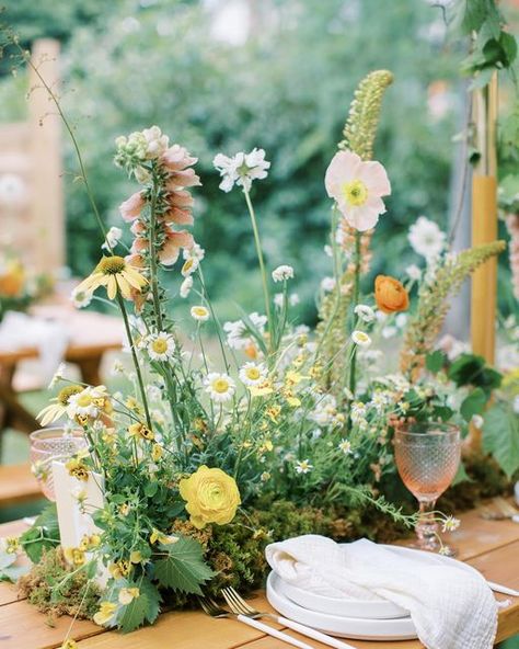 Spring Fairy Wedding, Floral Runner Centerpiece, Wildflower Table Setting, Wildflower Tablescape, Spring Wildflower Wedding, Wildflower Wedding Table, Affordable Wedding Flowers, Moss Centerpieces, Wildflower Centerpieces