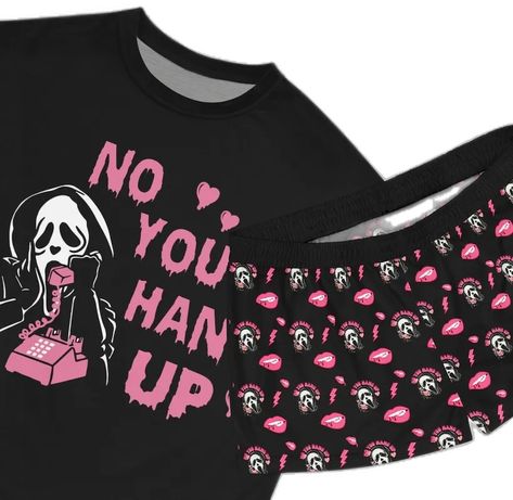 Horror Movie Pajamas, Cute Pajama Shirts, Goth Pjs Pajama, Gothic Pajamas Aesthetic, Scream Pajamas, Scream Pjs, Horror Pajamas, Emo Pajamas, Halloween Pjs Women