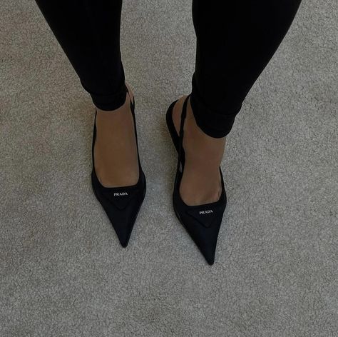 Charlotte Emily Sanders, Emily Sanders, Prada Flats, Charlotte Emily, Fancy Flats, Fashion Minimal, Sling Back Heels, Devil Wears Prada, Aesthetic Women