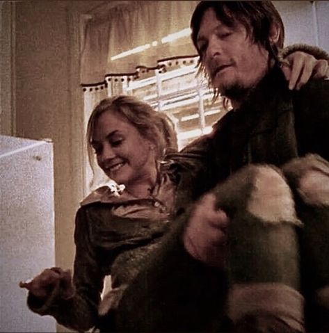 Norman Reedus Emily Kinney, The Walking Dead Movie, Daryl Beth, Daryl Twd, Beth Greene, Apocalypse Aesthetic, Emily Kinney, Olive Oyl, Walking Dead Daryl