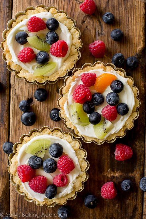 Fruit Pizza Cups, Fruit Tart Filling, Luncheon Recipes, Fruit Pizza Sugar Cookie Recipe, Pizza Sugar Cookie, Mini Fruit Tarts, Fresh Fruit Tart, Sallys Baking, Fruit Tart Recipe