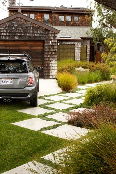 Create a permeable paver driveway to reduce water runoff. Green Driveways, Green Driveway, Permeable Pavers Driveways, Japanese Cottage, Grass Driveway, Permeable Driveway, Driveway Ideas, Cottage Modern, Driveway Design