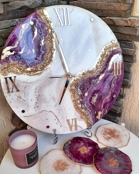 Resins Ideas, Diy Resin Painting, Rainbow Bookshelf, Aesthetic Lighting, Diy Resin Gifts, Epoxy Resin Wall, Diy Resin Tray, Resin Art Canvas, Resin Wall Clock