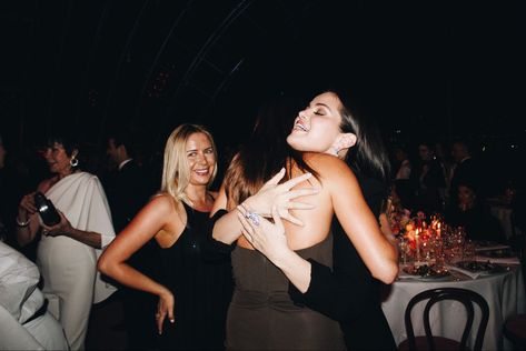 Hailey Bieber Red Carpet, Academy Museum Gala, Hayley Bieber, Bieber Selena, Famous Lifestyle, Academy Museum, Jennifer Aniston Style, Selena G, King Kylie