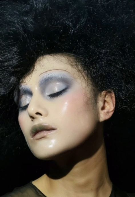 (1) Ryle Tuvierra on Tumblr: Path McGrath Make-up looks for Maison Margiela Couture ss24 Cabaret Makeup, Pat Mcgrath Makeup, Couture Makeup, Runway Hair, Avant Garde Makeup, Celebrity Skin, Cool Makeup Looks, Evening Makeup, Make Up Looks