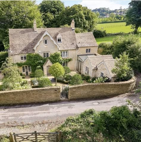 Henford On Bagley, Country Living Uk, British Homes, Cotswold Cottage, British House, Cotswolds Cottage, Countryside House, The Cotswolds, Dream House Exterior