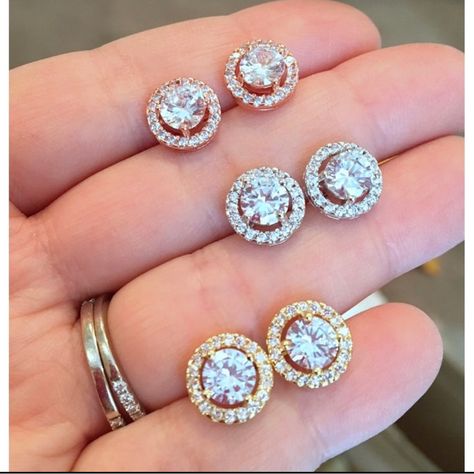 Round diamond earrings