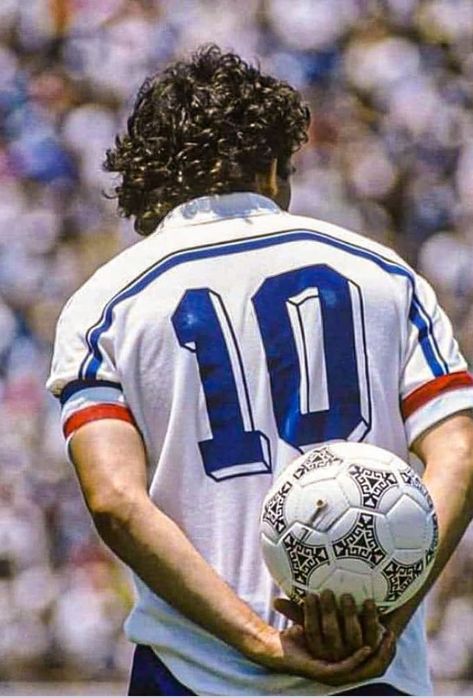 Mexico 86, Aesthetic Football, Roberto Baggio, Michel Platini, Football Pics, Football Posters, France Football, Football Stars, Football Legends