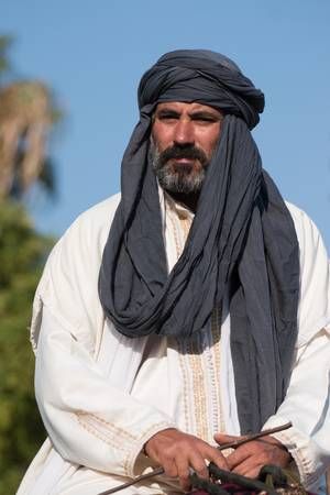 Biblical Clothing Men, Turban Men, Easter Costumes, Bible Clothing, Jewish Clothing, Ibn Sina, Biblical Clothing, Biblical Costumes, Nativity Costumes