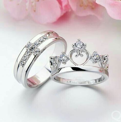 Wedding Rings Sets His And Hers, Couple Ring Design, Couple Wedding Rings, Beautiful Wedding Rings, Couple Ring, Crown Ring, Couple Wedding, Silver Wedding Rings, Band Engagement Ring