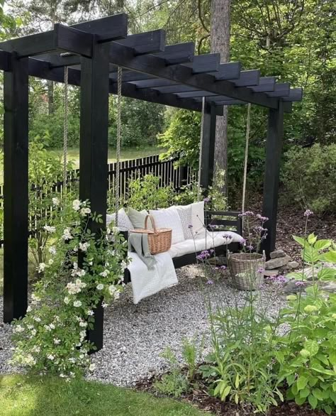 Pergola Swing, Garden Swing, Backyard Inspo, Outdoor Decor Backyard, Garden In The Woods, Backyard Makeover, Small Backyard Design, Crib Mattress, Backyard Patio Designs