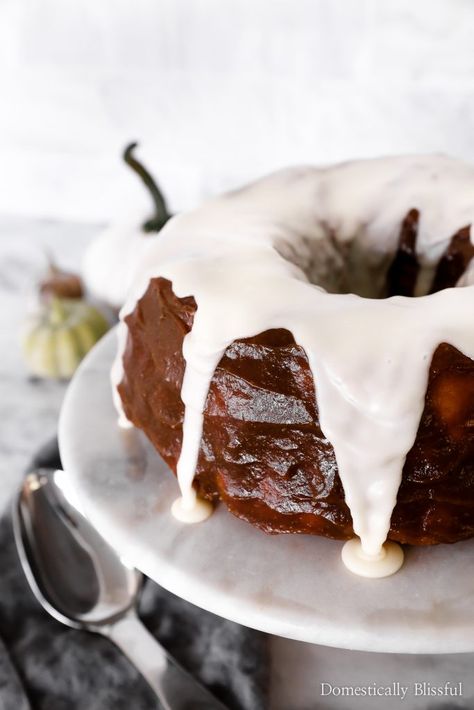 This Pumpkin Spice Monkey Bread is covered in sweet creamy pumpkin spice flavor and topped with a homemade cream cheese frosting. | Pumpkin monkey bread for an extra fall breakfast. | Pumpkin bread brunch recipe for fall. | Fall pumpkin recipe for breakfast, brunch, or dessert. | Pumpkin bunt recipe for a fun fall treat. | Pumpkin recipe to make for Thanksgiving brunch. | Thanksgiving breakfast recipe that is easy to make and topped with homemade frosting. Pumpkin Spice Monkey Bread, Pumpkin Monkey Bread, Homemade Cream Cheese Frosting, Pumpkin Breakfast Recipes, Frozen Dinner Rolls, Homemade Cream Cheese, Fall Recipes Pumpkin, Fall Acorns, Homemade Frosting