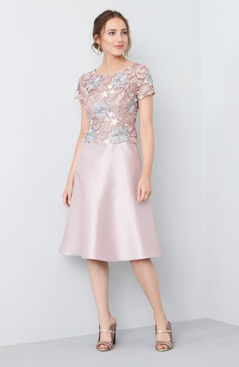 Dress Pendek Casual, Simple Dress Formal, Dress Brokat Modern Simple, Pink Lace Dresses, Printed Wedding Dress, Dress Casual Outfits, Pink Mother Of The Bride, Mikado Dress, Gown Dress Design