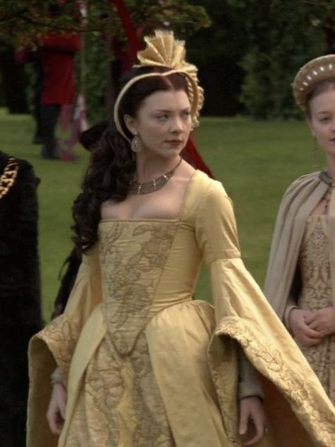 Anne Boleyn Aesthetic, 1700 Dress, Natalie Dormer Anne Boleyn, The Tudors Costumes, Tudor Dress, Tudor Costumes, The Tudors, Hollywood Costume, Golden Globes Red Carpet