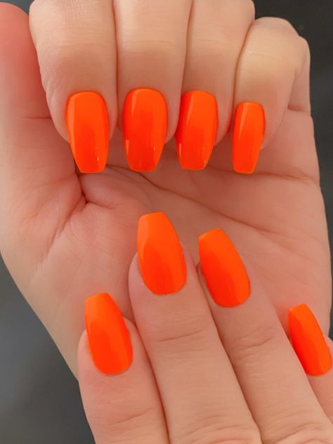 Orange Sns Nails, Regina Phalange, Bright Orange Nails, Neon Orange Nails, Orange Acrylic Nails, Nail Boutique, Neon Nail Polish, Summer Nails Beach, Tangerine Dream