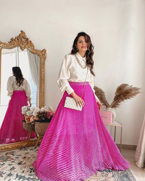 Indian Wedding Guest Dress, Long Skirt Top Designs, Long Skirt And Top, Indian Bridesmaid Dresses, Wedding Lehenga Designs, Lehnga Dress, Classy Outfits For Women, Stylish Short Dresses, Fancy Dresses Long