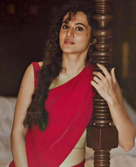 Glamour Photoshoot, Tapsee Pannu, Alia Bhatt Photoshoot, Taapsee Pannu, Saree Photoshoot, Cute Couple Images, Actress Pics, Indian Beauty Saree, Bollywood Actress