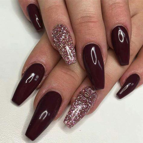 Dark Valentine Nails, Dark Red Nails With Glitter, Valentine Nails Pink, Maroon Nail Designs, 90s Nails, Nails Valentine, Dark Red Nails, Wine Nails, Maroon Nails