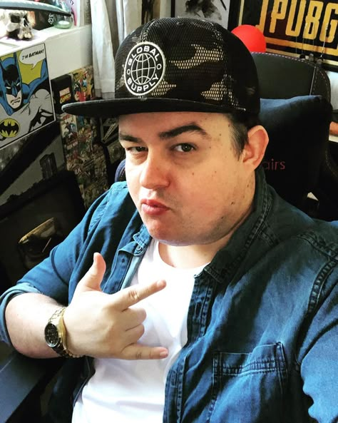 Daz Black, Daz Games, Tiny Steps, 7 August, Hair Color Light Brown, Light Hair Color, Father Figure, Very Funny Pictures, Best Youtubers