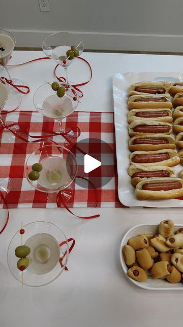 HAILEE HATHCOCK WILKES on Instagram: "host Weenies & Tinis with me 🌭🍸❤️   we head back this week for our final year of law school —— so we had a few friends over for a cookout themed dinner party!  #weeniesandtinis #tinisandweenies #martinisandweenies #martinis #espressomartini #partythemes #partyideas #partydecorations #amazonfind #amazondeal #hosting #dinnerparty" Weenie And Tinis Party, 'tinis And Weenies Party, Tinis And Weenies Party Theme, Tinis And Weenies Bachelorette Party, Martini And Weenie Party, Martini Dinner Party, Martinis And Weenies, 'tinis And Weenies, Weenies And Martinis Party