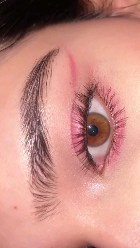 Eye makeup Make Up Color, Teknik Makeup, Viral Makeup, Beginners Eye Makeup, Pink Eye Makeup, Beauty Makeup Tutorial, Eye Makeup Techniques, Makeup Tutorial Eyeliner, Makeup Artist Tips