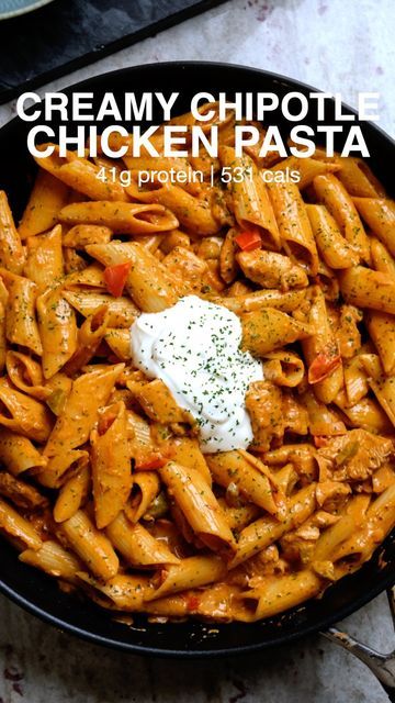 The Good Bite on Instagram: "Creamy Chipotle Chicken Pasta 👌 my favourite high protein pasta dish Save this recipe for later 🙏🙏 Here’s your shopping list: 500g of chicken breast- diced. Chipotle fajita seasoning, to taste. 1/2 tbsp of chipotle paste. 1/2 tbsp of extra virgin olive oil. Salt and pepper, to taste. 300g of penne 1 onion - finely chopped. 2 bell peppers - finely chopped. 4 tbsp of light cream cheese. Tbsp of tomato puree. 1/2 tbsp of chipotle paste. Tsp of garlic granules. Tsp of smoked paprika. Tsp of dried parsley. A handful of cherry tomatoes. 30g of light cheddar. Full recipe is on our website. Link in bio. #TheGoodBite #Sticky #Korean #Popcorn #Chicken #Fakeaway #LightBites #Airfryer #Series #HighProtein #Food #Delicious #Easy" Cheesy Chipotle Chicken Pasta Crockpot, Chipotle Chicken Pasta Recipe, Cheesy Chipotle Chicken Pasta, Sides For Chipotle Chicken, Chipotle Paste Recipes, Creamy Chipotle Chicken Pasta, Chipotle Pasta Recipes, Chicken With Cherry Tomatoes Recipe, Creamy Chipotle Pasta