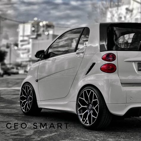 𝓑𝓵𝓪𝓬𝓴  𝓦𝓱𝓲𝓽𝓮 𝓪𝓯𝓽𝓮𝓻𝓷𝓸𝓸𝓷... • #smartfortwo #brabus #carwash #smart #451 #smartbrabus #smartultimate #smartbrabusultimate #tailormade… Mercedes Art, Smart Brabus, Smart Cars, Benz Smart, Smart Fortwo, Smart Auto, Smart Car, Cool Inventions, Car Wash