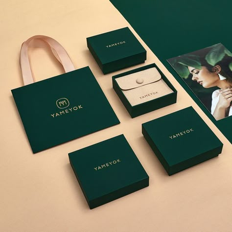 Fine Jewelry Packaging, Gold Packaging Design, Luxury Jewelry Packaging Boxes, Jewellery Packaging Ideas, Luxury Jewelry Packaging, Jewelry Brand Logo, Jewelry Packaging Ideas, Luxury Box Design, Luxury Paper Bag