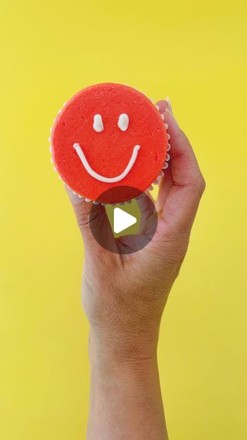 Cara Pile on Instagram: "Smile there are cupcakes! 🙂🧁❤️
.
.
.
#cupcakereels #cupcakereel #cupcakedecorating #cupcakevideo #cupcakepiping #smileyfacecupcakes #birthdaycupcakes #buttercreamcupcakes #cupcakeskills #wichitaks #andoverks #customcupcakes #cupcakeideas #summercupcakes #cutecupcakes 
.
.
I don’t own any rights to this song and chose it from the selection on insta 🎶" Cupcake Piping, Cupcake Videos, Summer Cupcakes, Buttercream Cupcakes, Custom Cupcakes, Wichita Ks, Cute Cupcakes, July 10, Birthday Cupcakes