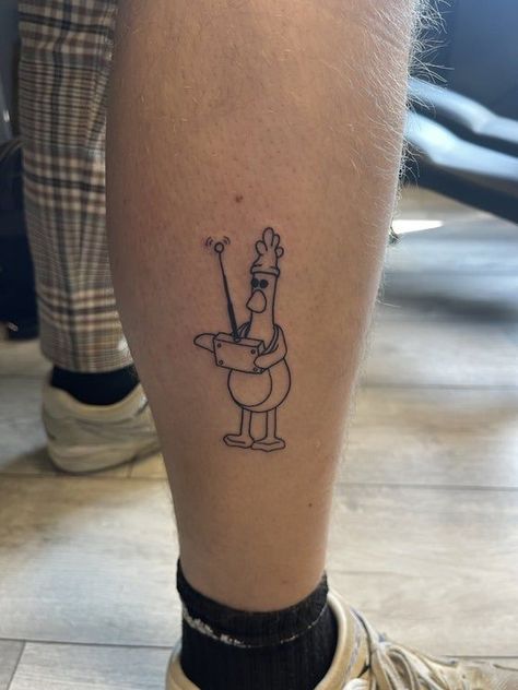 A silly tattoo I recently got of one of my favourite British icons. Mens Cat Tattoo, Tattoos Spongebob, Funny Little Tattoos, Small Funny Tattoos, Silly Little Tattoos, Silly Tattoos, Dumbest Tattoos, Goose Tattoo, British Tattoo