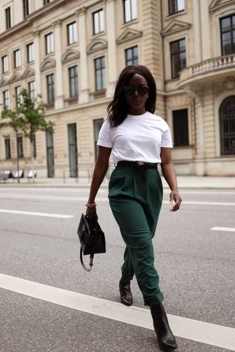 Green Tapered Pants Outfit, Green Pants For Women, Forest Green Trousers Outfit, Emerald Green Pants Outfit Work, Styling Dark Green Pants, Green Work Outfits Women, Dark Green Slacks Outfit Women, Dark Green Pants Outfit Women, Dark Green Trousers Outfit Women