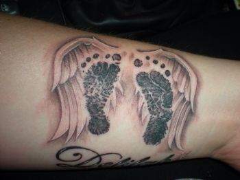 Tattoos With Angel Wings, Wing Tattoos On Wrist, Footprint Tattoos, Baby Memorial Tattoos, Baby Footprint Tattoo, Angel Wing Tattoo, Tattoo On Wrist, Name Tattoos On Wrist