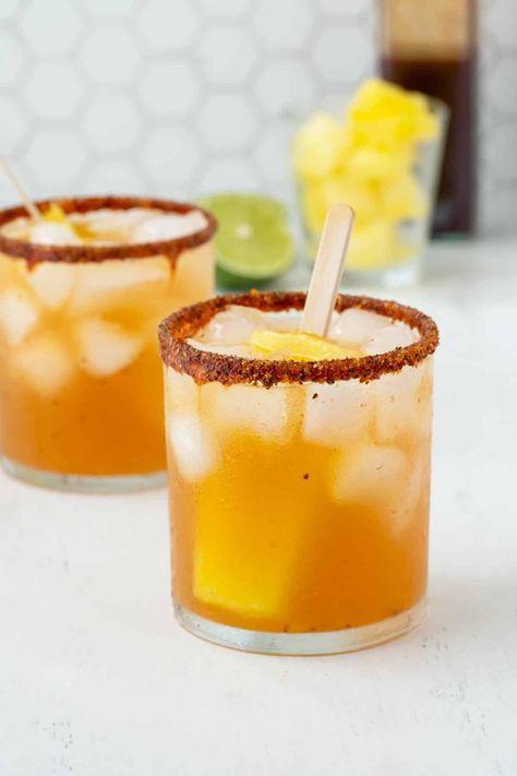 Michelada Recipe, Vegan Cocktails, Hot Tea Recipes, Boat Drinks, Vegan Drinks Recipes, Vegan Shakes, Latino Culture, Beer Cocktail, Mocha Frappe