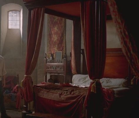 Lannister Aesthetic, Medieval Bedroom, Mists Of Avalon, Prince Arthur, Arthurian Legend, Merlin And Arthur, Arthur Pendragon, A Discovery Of Witches, Nerd Love