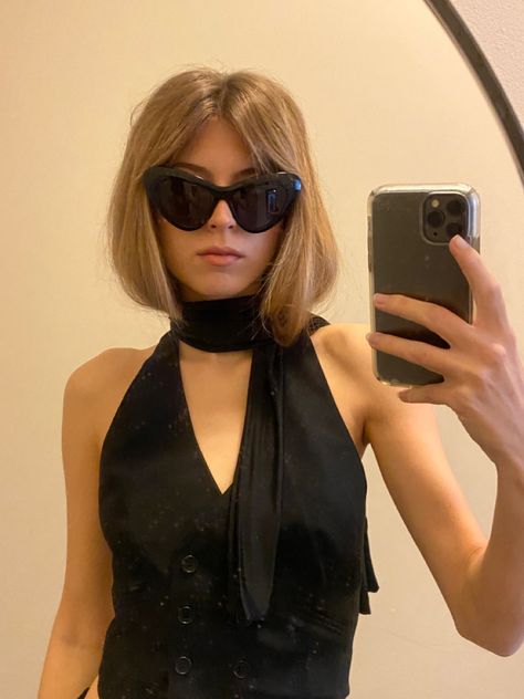 Black Neck Scarf Outfit, Neck Scarf Outfit, Black Neck Scarf, Scarf Aesthetic, Sunglasses Mirror, Going Out Outfit, Top Cat, Scarf Outfit, Bob Haircut