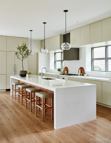 Contemporary Style Kitchen, Modern Contemporary Kitchen, Gloss Kitchen, Warm Colours, New Kitchen Cabinets, Classic Kitchen, Kitchen Decor Modern, Minimalist Kitchen, Contemporary Kitchen