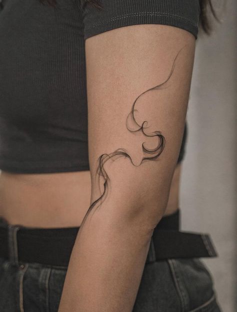 Tattoo Ideas Artsy, Geometric Tattoo Women, Snake Tattoo On Arm, Lines Tattoo, Abstract Tattoo Ideas, Black And White Snake, Abstract Tattoos, Rib Tattoos For Women, Snake Tattoos