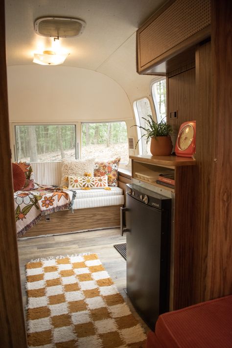 1970s Camper Interior, Vintage Camper Aesthetic, 70s Camper Aesthetic, 60s Camper Interior, 70s Retro Camper Interior, Caravan Aesthetic Inside, 70s Aesthetic Camper Interior, 70s Camper, Old Camper Remodels