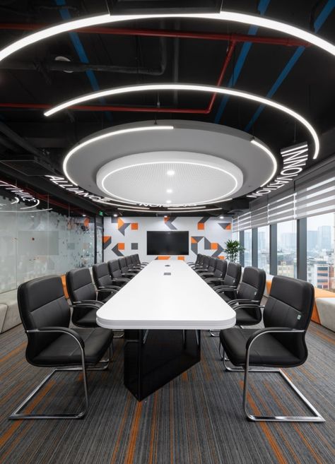 Futuristic Meeting Room, Futuristic Design Interior, Futuristic Office Design, Futuristic Table, Meeting Room Design Office, Futuristic Office, Meeting Room Design, Glass Facade, Office Ceiling