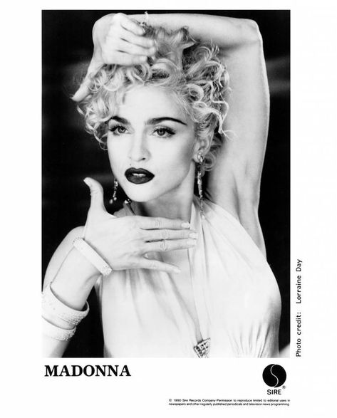 Madonna Press Photo Sire Records/USA (1990) Madonna Vogue, Madonna 80s, Madonna Photos, Herb Ritts, Uk Kitchen, White Photo, Pop Music, Marilyn Monroe, Ufc