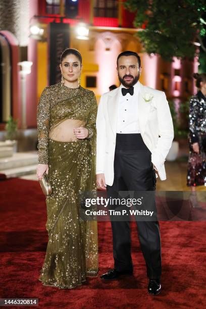 Kareena Kapoor Suit, Kareena Kapoor Wedding, Kareena Kapoor Photos, Dubai Outfits, Indian Wedding Photography Couples, Saree Draping Styles, Celebrity Sightings, Indian Dresses Traditional, Kareena Kapoor Khan