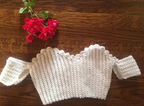 Es hermoso!!! Necesito el diagrama,porfis!!!! شال كروشيه, Crochet Crop Top Pattern, Mode Crochet, Crochet Clothing And Accessories, Crochet Fashion Patterns, Free Summer, Crochet Shirt, Crochet Top Pattern, Diy Crochet Projects