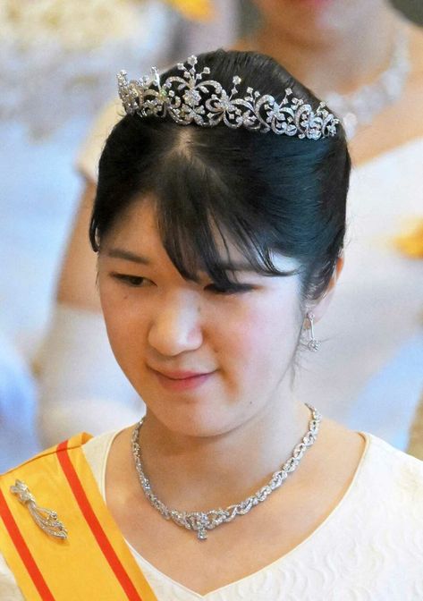 Princess Kako Of Akishino, Empress Masako, State Room, Royal Crowns, Imperial Palace, Royal Jewelry, Crown Princess, Tiara, Palace