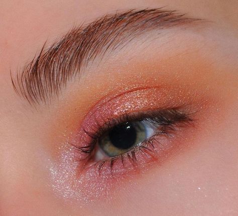 Fairy Like Makeup Looks, Colorful Fairy Makeup, Orange Fairy Makeup, Fall Fairy Makeup, Peach Outfit Ideas, Coral Eye Makeup, Peach Eye Makeup, Orange Eye Makeup, Maquillage On Fleek