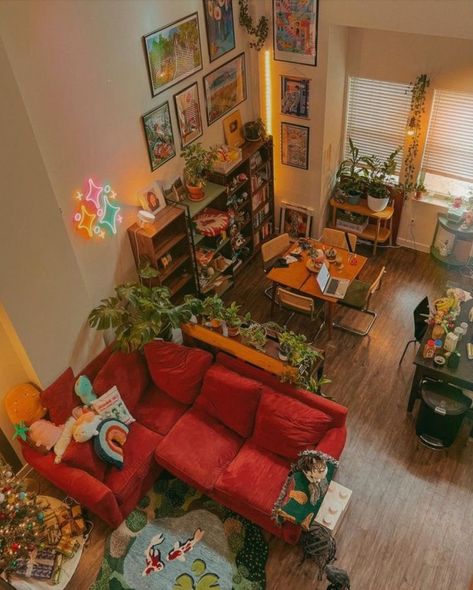 Maximalist Loft Apartment, Cosy Loft Bedroom, Eccentric Apartment, Mcm Apartment, Loft Decorating Ideas Upstairs, Basement Redesign, Maximalist Apartment, Retro Maximalist, Maximalist Room