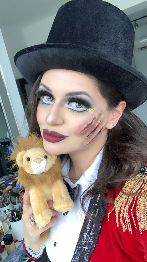 Female Ring Master Costume, Female Circus Ringleader, Creepy Lion Tamer Costume, Halloween Circus Makeup Ring Master, Scary Ringmaster Costume, Circus Ring Master Makeup, Creepy Ringmaster Makeup, Halloween Ringmaster Makeup, Ring Master Makeup Halloween