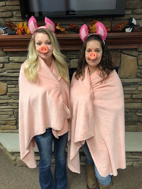 Pigs In A Blanket Costume, Pig In A Blanket Costume, Blanket Halloween Costume, Blanket Costume, Pig In A Blanket, Amazing Halloween Costumes, Blanket Halloween, Costumes For Halloween, Pigs In A Blanket